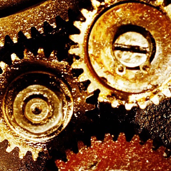 Programa de ejemplo de solucion de sistemas de restricciones del tipo (restriccion, accion correctora) programados de 3 formas diferentes a) por evaluacion iterativa, b) por recursion pura y c) por 2 funciones recursivas donde la primera se apoya en la segunda. De los 3 metodos es el iterativo el que puede resolver problemas con un mayor numero de